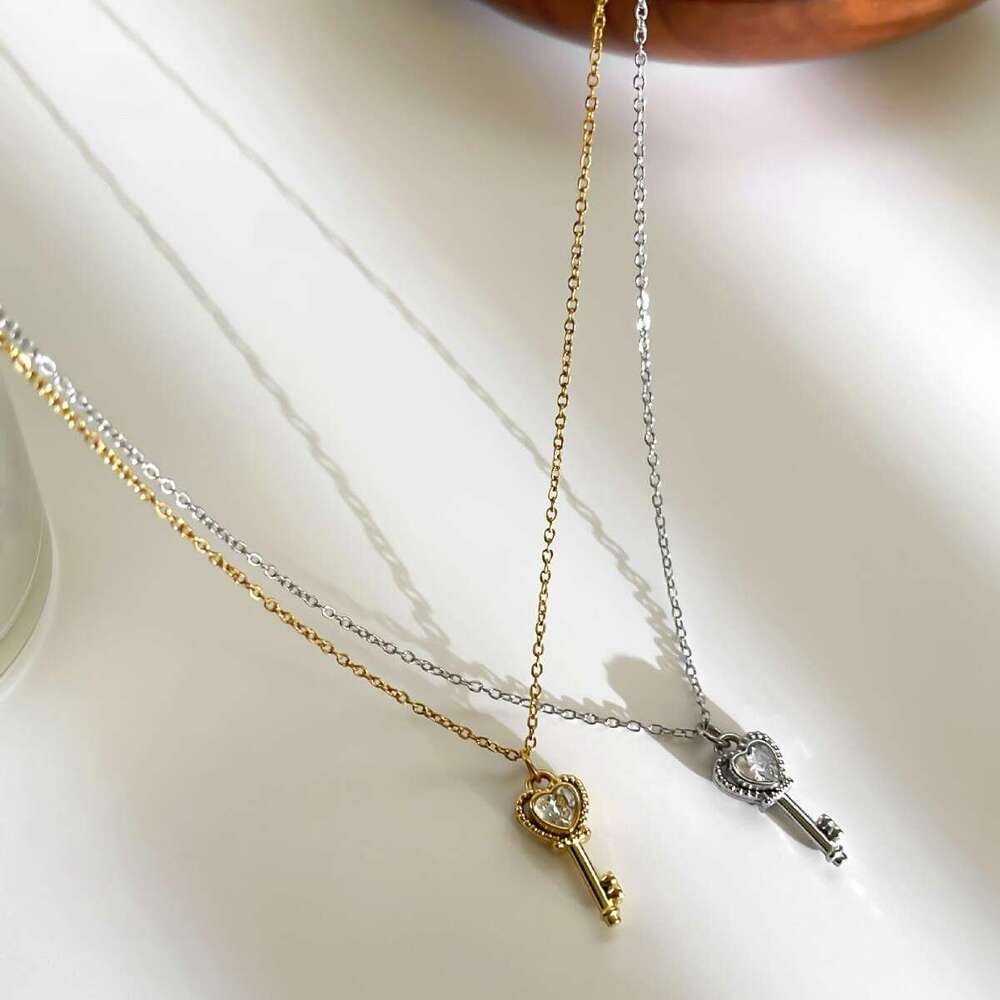 Minimalist Heart-shaped Key Pendant With Rhinestones Women's Necklace Fashion Collarbone Chain