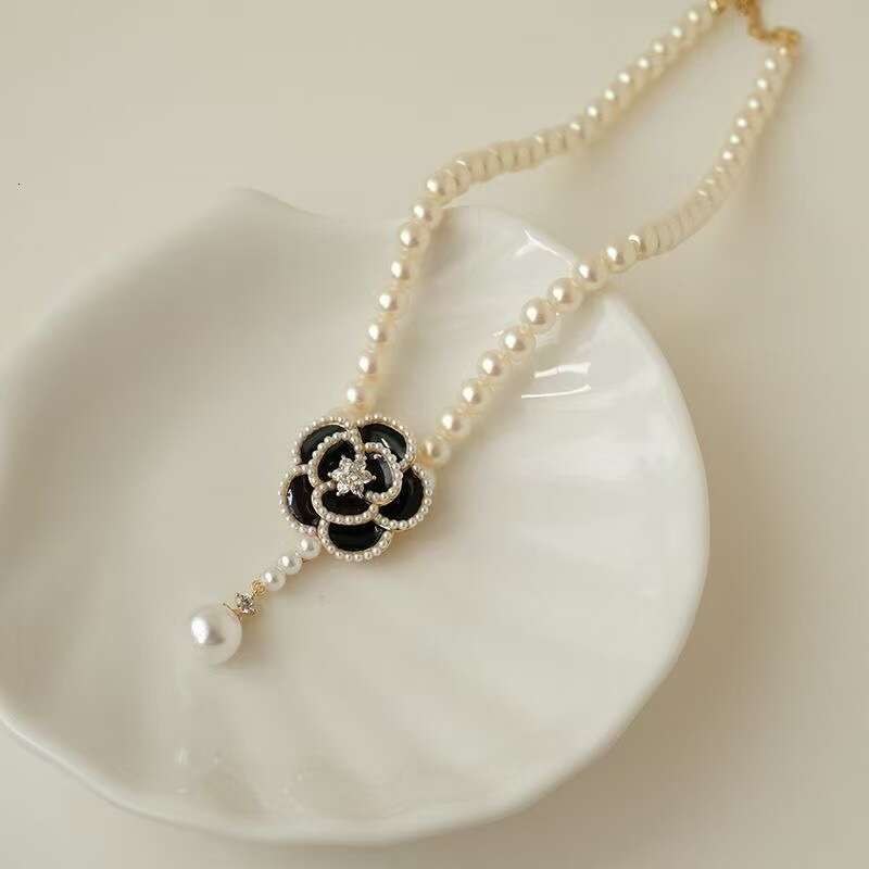 Niche Pearl Choker for Women Summer Fresh Pendant Necklace Flower Collarbone Chain