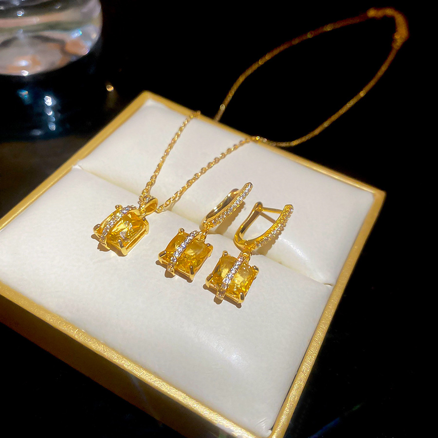 French-style zircon square pendant necklace and earrings, vintage elegant jewelry set, light luxury high-end accessories for women - view 8