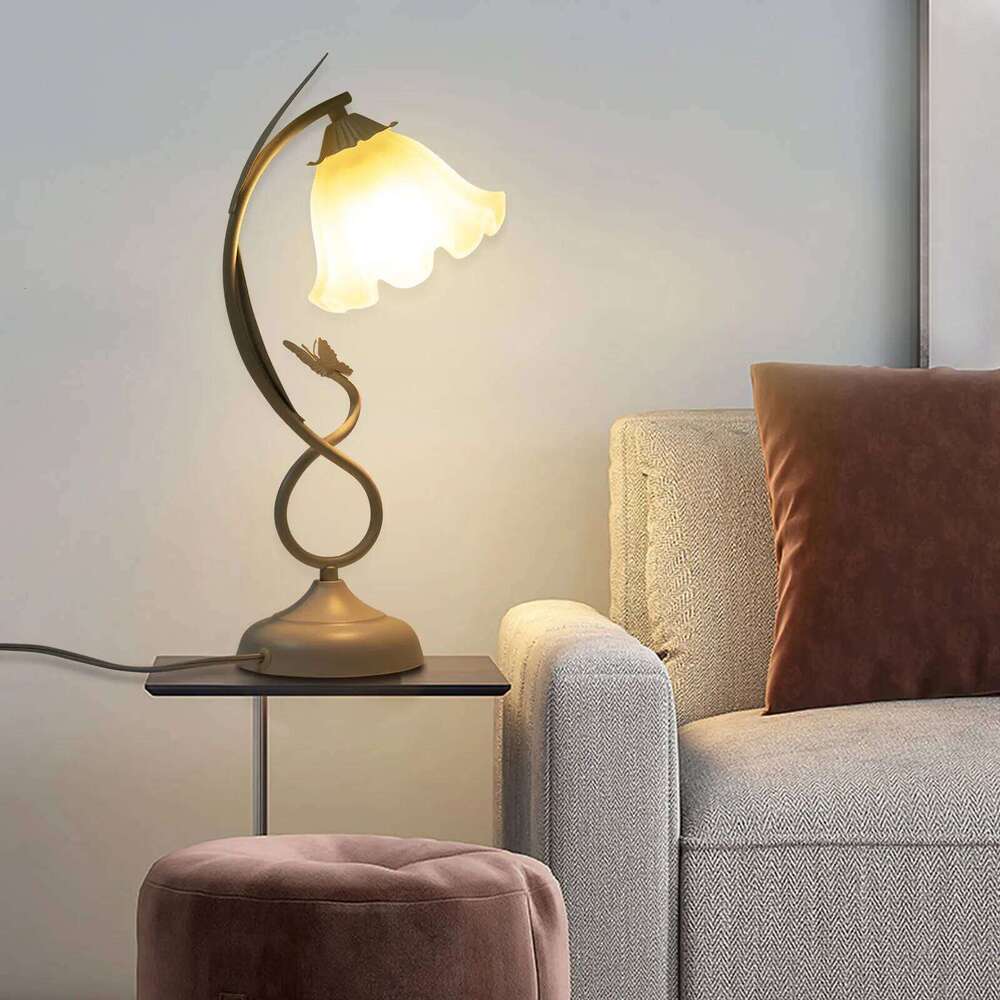 Flower Shaped Desk White Glass Lampshade Bedside Lamp for Coffee Table Decorative Lighting H260225