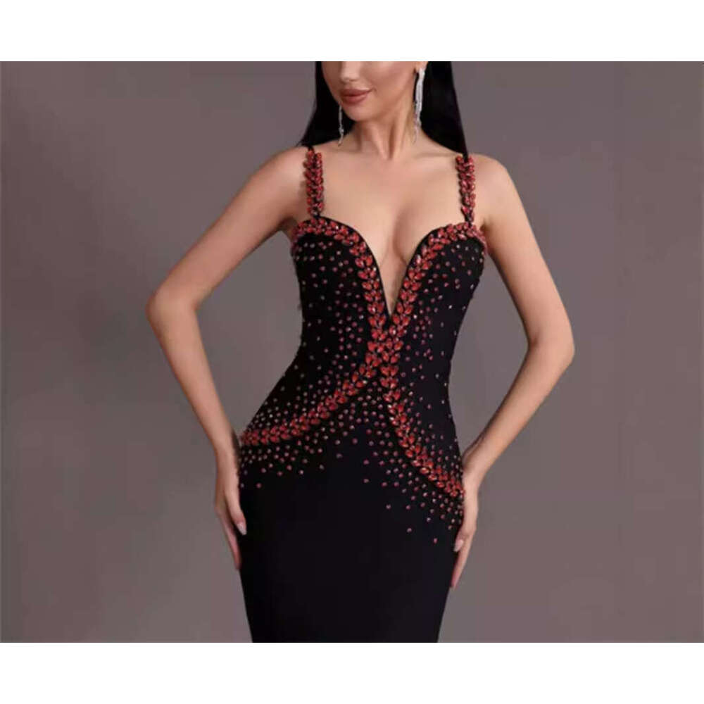 2026 new European and American sexy fashion goddess strap hand sewn rhinestone slim fit long skirt