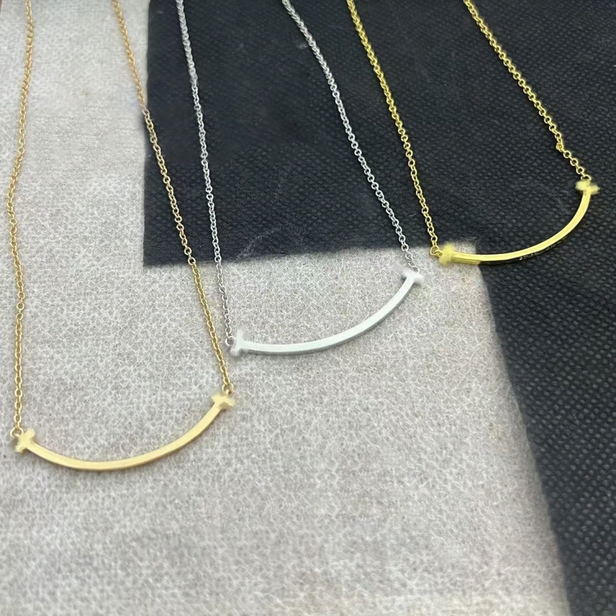 High Edition Smile Necklace designer Pendant Full Diamond necklace gold Plated 18K Rose Gold Lock Bone Chain Ins Style Gift for Girlfriend Birthday j7JP#