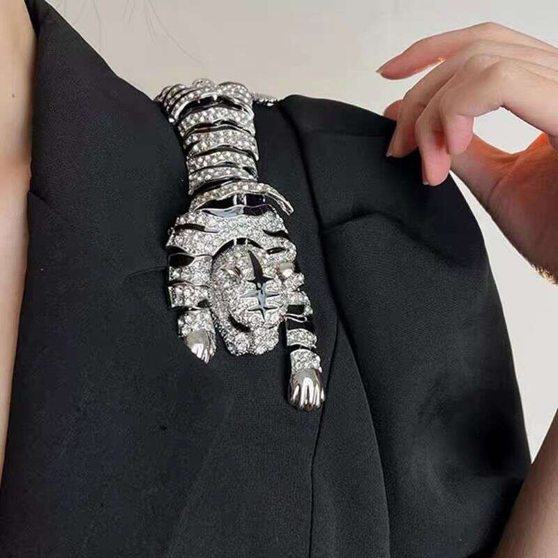 Exaggerated Long Oil-Drip Tiger Brooch, Alloy Rhinestone Shawl Animal Pin, Suit And Coat Accessory
