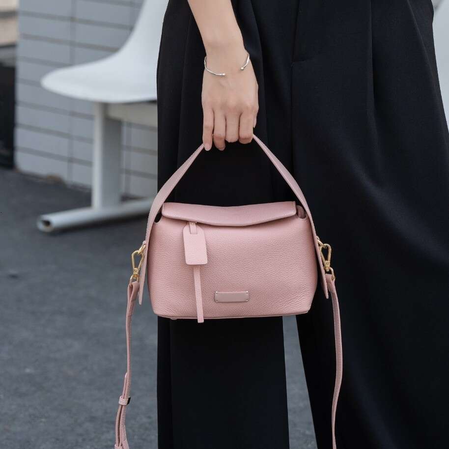 Luxury Shoulder Bags Totes Spring New Cross Border Genuine Leather Ear Hanging Eaves Bag Large Capacity Women S High End Crossbody Handbag SENYY