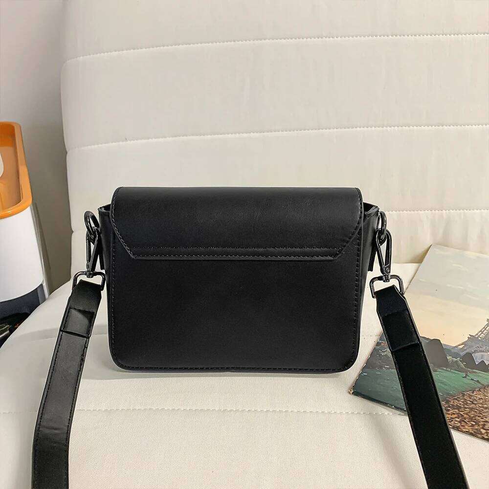 Single Shoulder Men's Genuine Cowhide Leather, Niche Design, Casual Crossbody Bag, Trendy Texture, Small Square Bag H260225