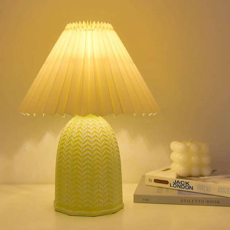 Creative Nordic Pleated Retro Desk Ceramic Bedroom Study Bedside Lamp Premium Ins Decorative Ambient Night Light H260225