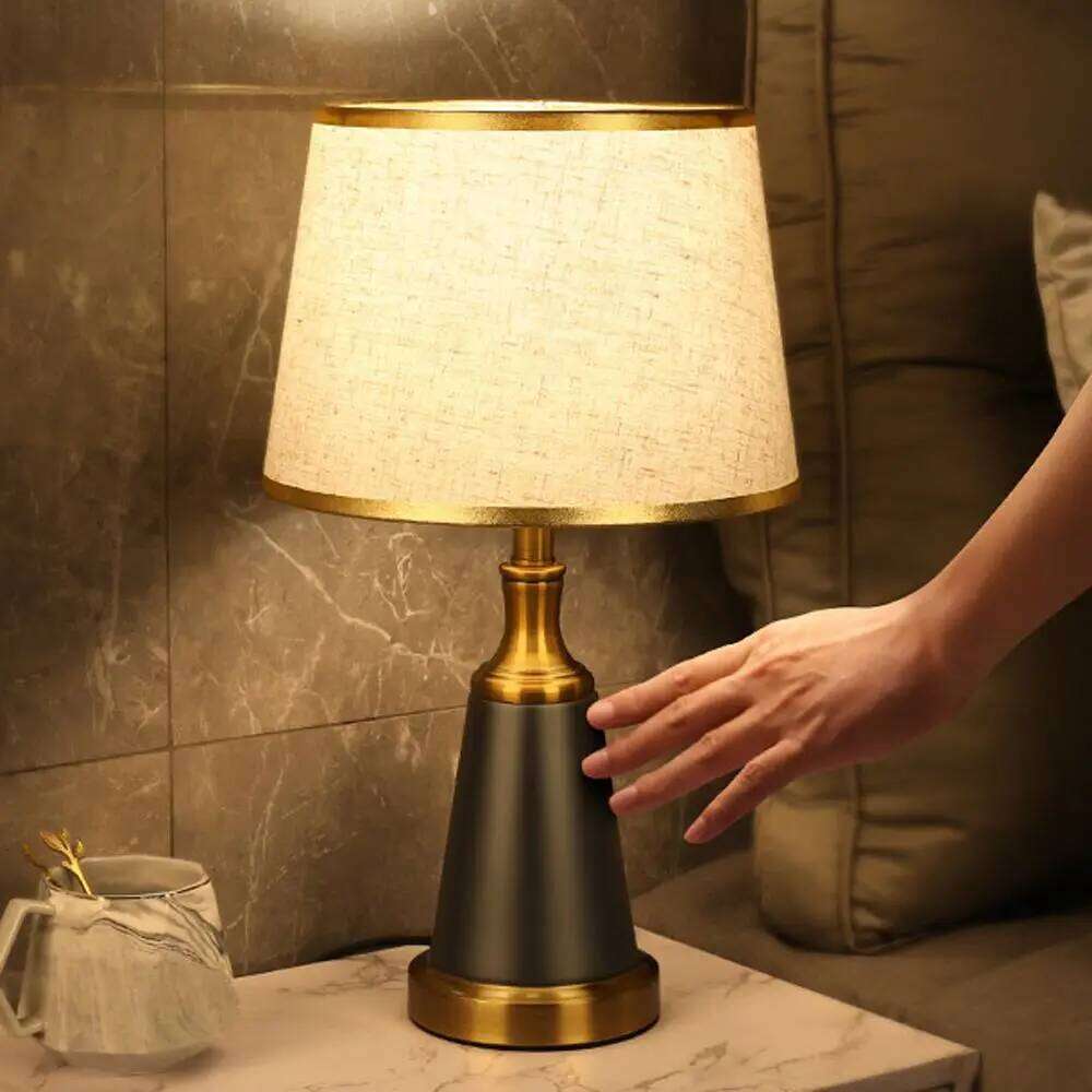 Modern Touch Table Lights Chinese Style Fabric Bedroom Bedsides Metal Base Study Room Desk lighting Fixtures Wedding Gift H260225