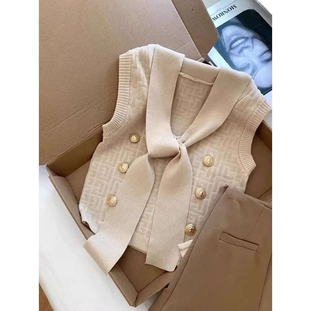 Summer fashion sleeveless knitted vest top slim fit high waisted shorts set elegant charm two-piece 2026