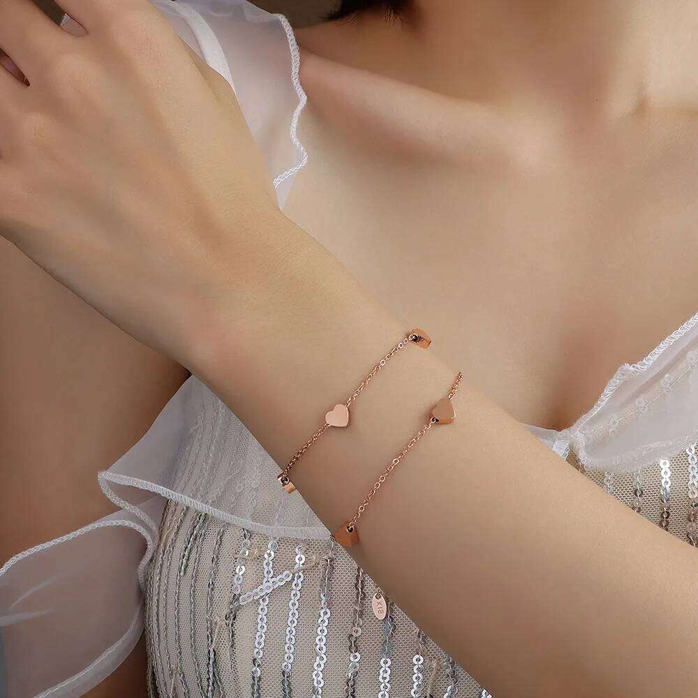 Fashionable, individual trendy heart-shaped perforated stainless titanium steel bracelet and anklets Z260225