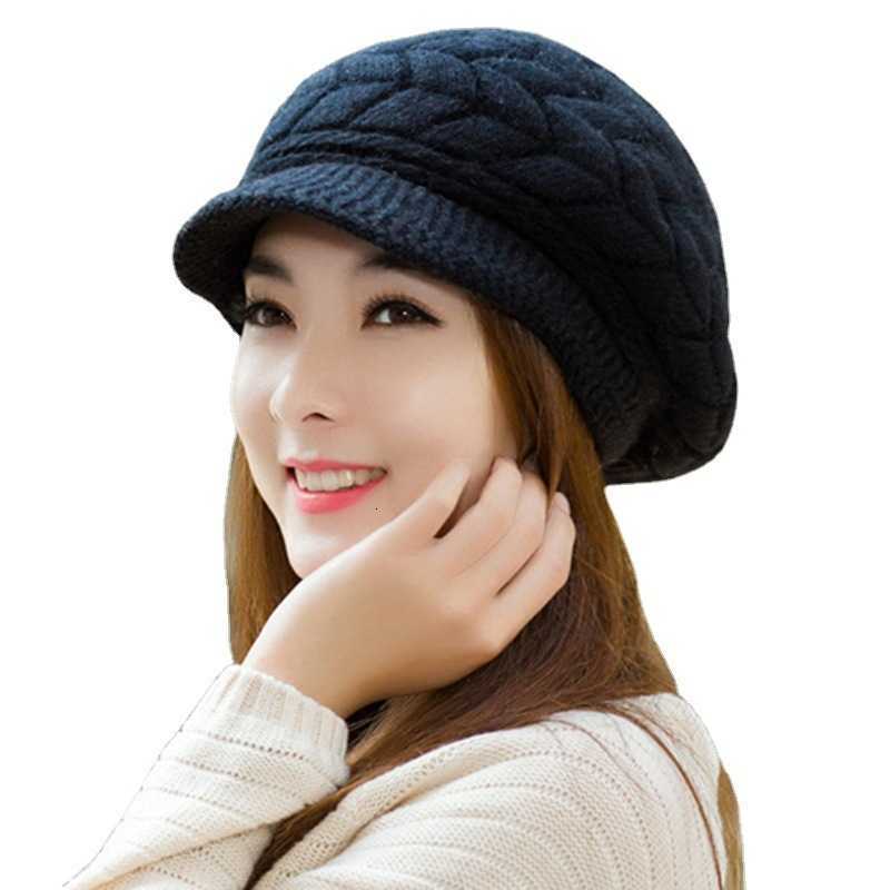Womens autumn and winter hats are fashionable and versatile warm woolen hats with fleece lining thickened berets and knitted caps with duckbill design