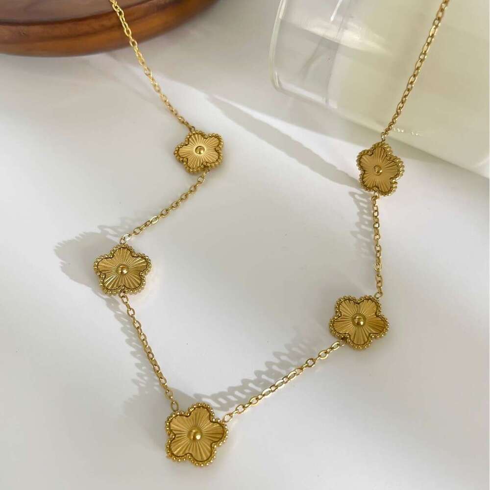 Fashion Flower Five-leaf Clover Necklace Waterproof Non-fading Versatile Women's Chain