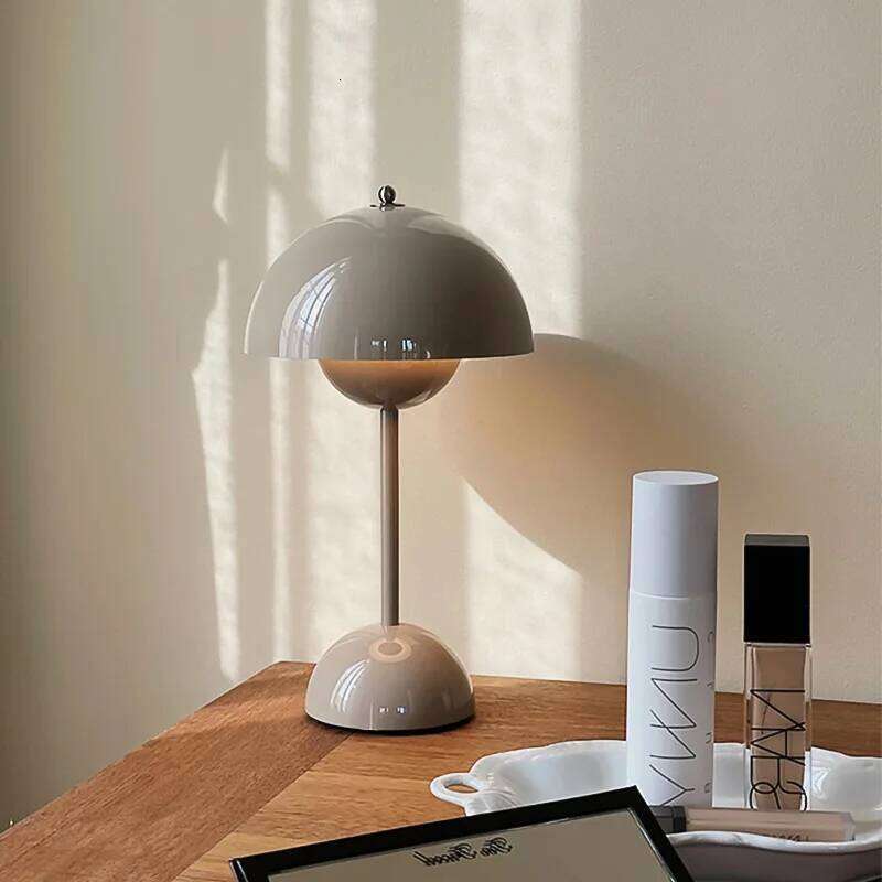 Danish Flower Bud Desk Lamp Nordic Modern Minimalist Bedroom Bedside Study Living Room Decoration LED Reading Table Light H260225