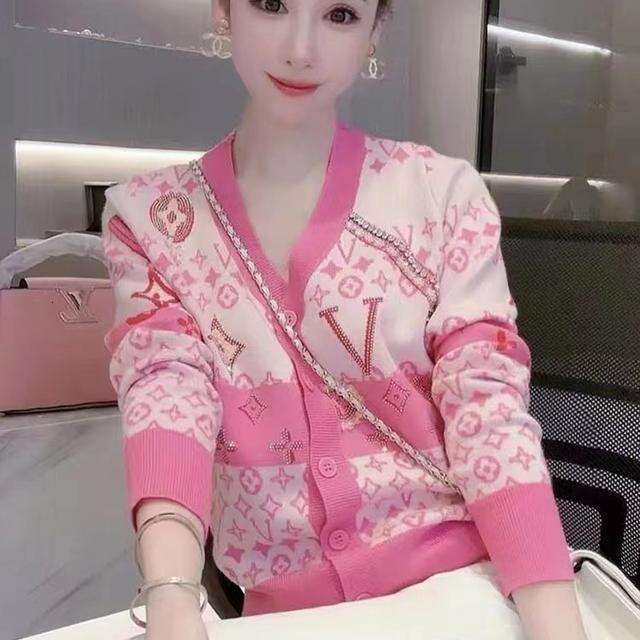 European Style Diamond-Studded Letter V-Neck Ice Silk Knit Cardigan For Women, Autumn Fashionable Outerwear, Super Popular Slimming Top