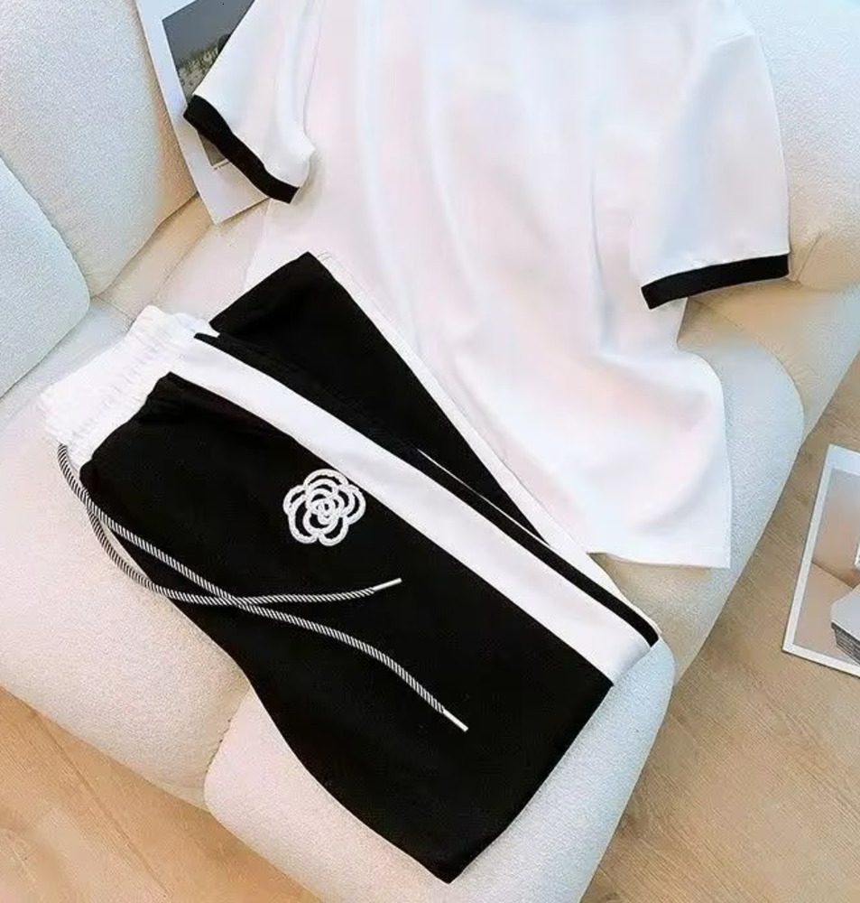 Womens Short Sleeved Sports suit Small Fragrant Style T-shirt Crop Tops And Pants 2 Two Piece Set Summer Clothing For Women 260226