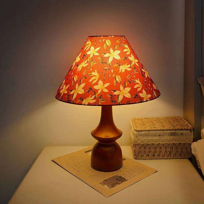 Luxury High-end Sense Nordic Decoration Retro Oak Bedroom Bedside Table Lamp Solid Wood Atmosphere Night Light H260225