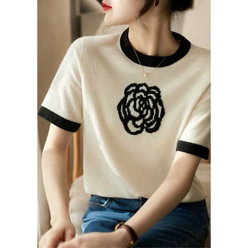 Women's Camellia Jacquard Knit Top, Elegant O-Neck Short Sleeve Versatile TeeT260226