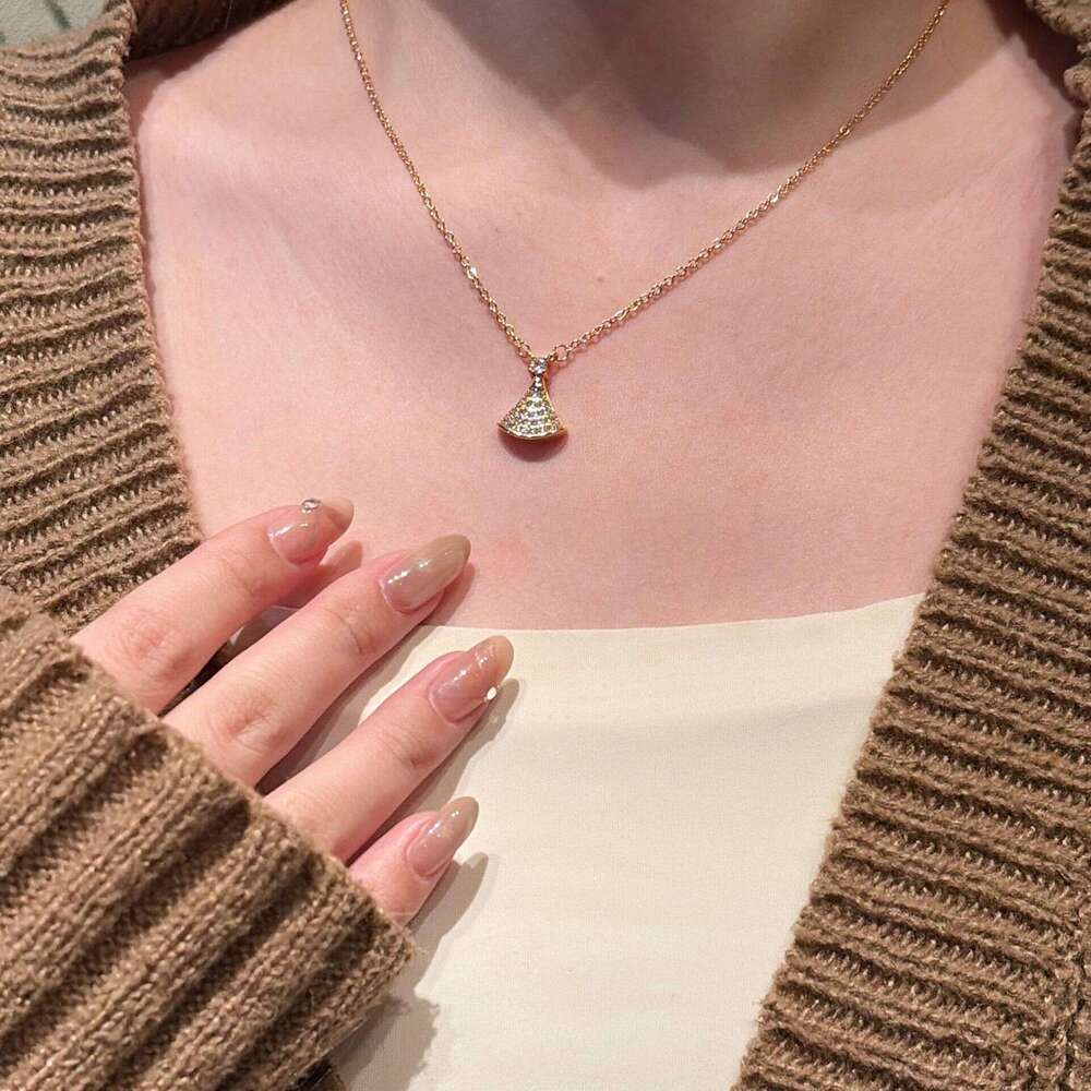 Full-diamond Mini Skirt Fan-shaped Necklace Light Luxury High-end Choker Collarbone Chain For Women