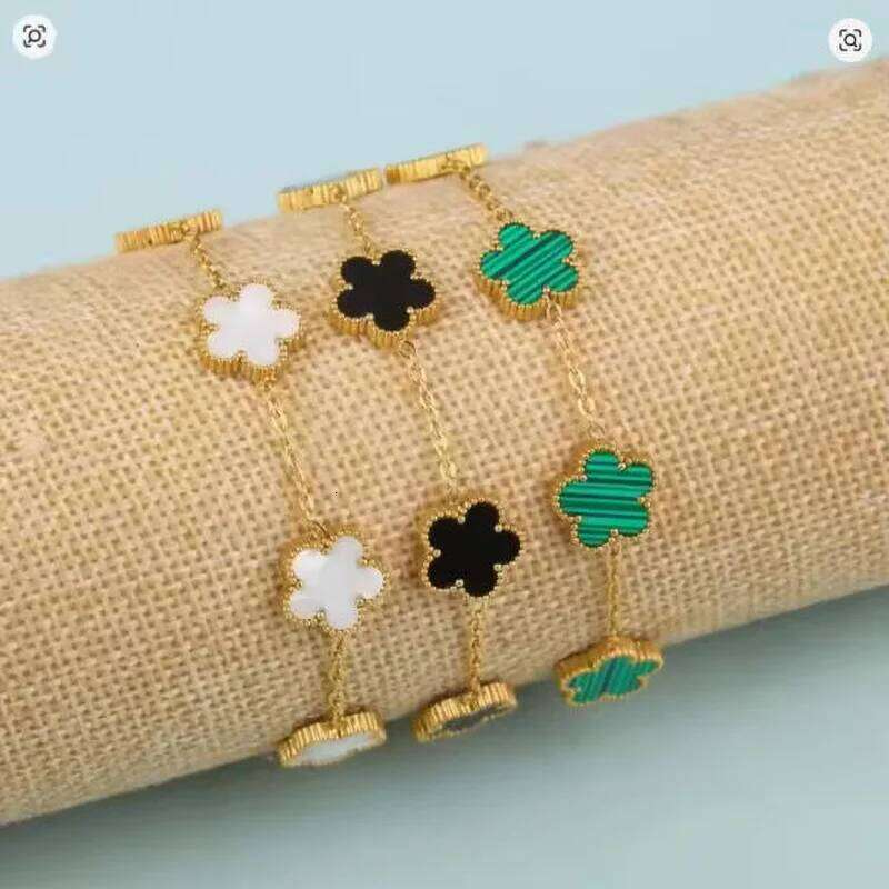 The stainless steel double-sided bracelet with five-leaf petals and gold-plated clovers is the best family gift for mothers, lad Z260225