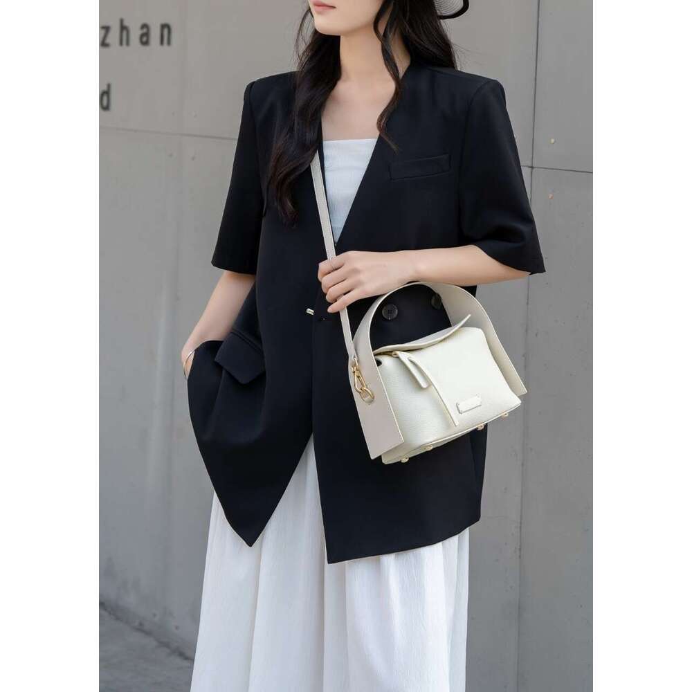 Luxury Shoulder Bags Totes Spring New Cross Border Genuine Leather Ear Hanging Eaves Bag Large Capacity Women S High End Crossbody Handbag SENYY