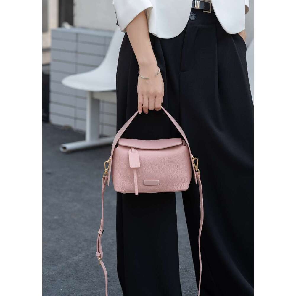 Luxury Shoulder Bags Totes Spring New Cross Border Genuine Leather Ear Hanging Eaves Bag Large Capacity Women S High End Crossbody Handbag SENYY