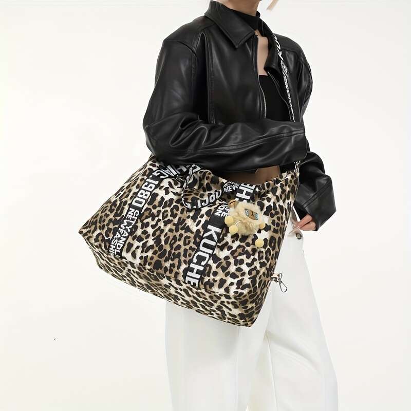 Leopard Lightweight Bag Chic Leopard Print Large Capacity Tote Lightweight Multi Functional Travel Gym Bag With Detachable Shoulder Strap Zip Closure