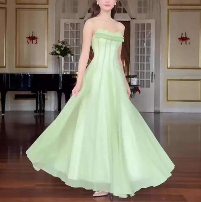2026 summer design elegant women's strapless waist wrapped slim fit bright green long dress new style