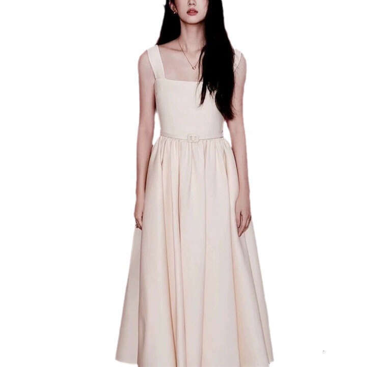 2026 fashion celebrity style simple solid color Hepburn style strapless square collar waist slimming long skirt