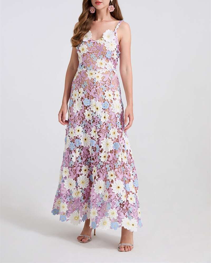 The 2026 new fashion niche offers a flowing vest with brightly colored floral lace waistband and long skirt