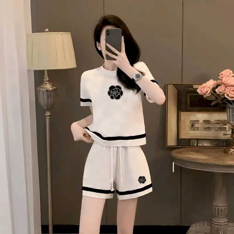 2026 Summer Women's Two Piece Set, Camellia Embroidery Contrast Trim T-Shirt & ShortsT260226
