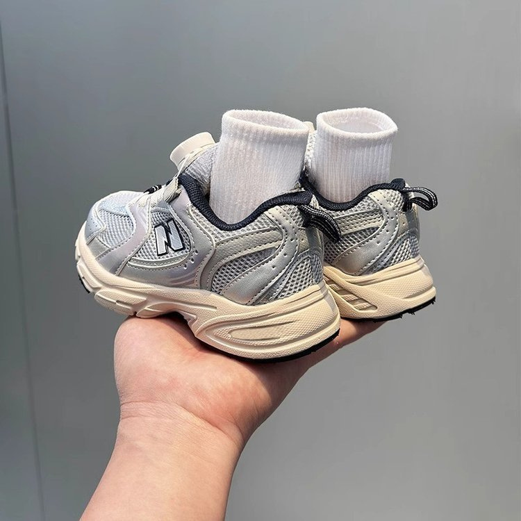 hot free shipping designer shoes for kids running shoes beige sliver Fashionable and versatile outdoor sneakers sports shoes