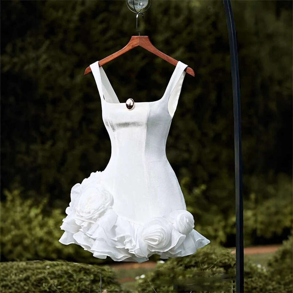 2026 new niche design fashionable and sexy velvet suspender skirt paired with 3D floral fluffy short skirt for women