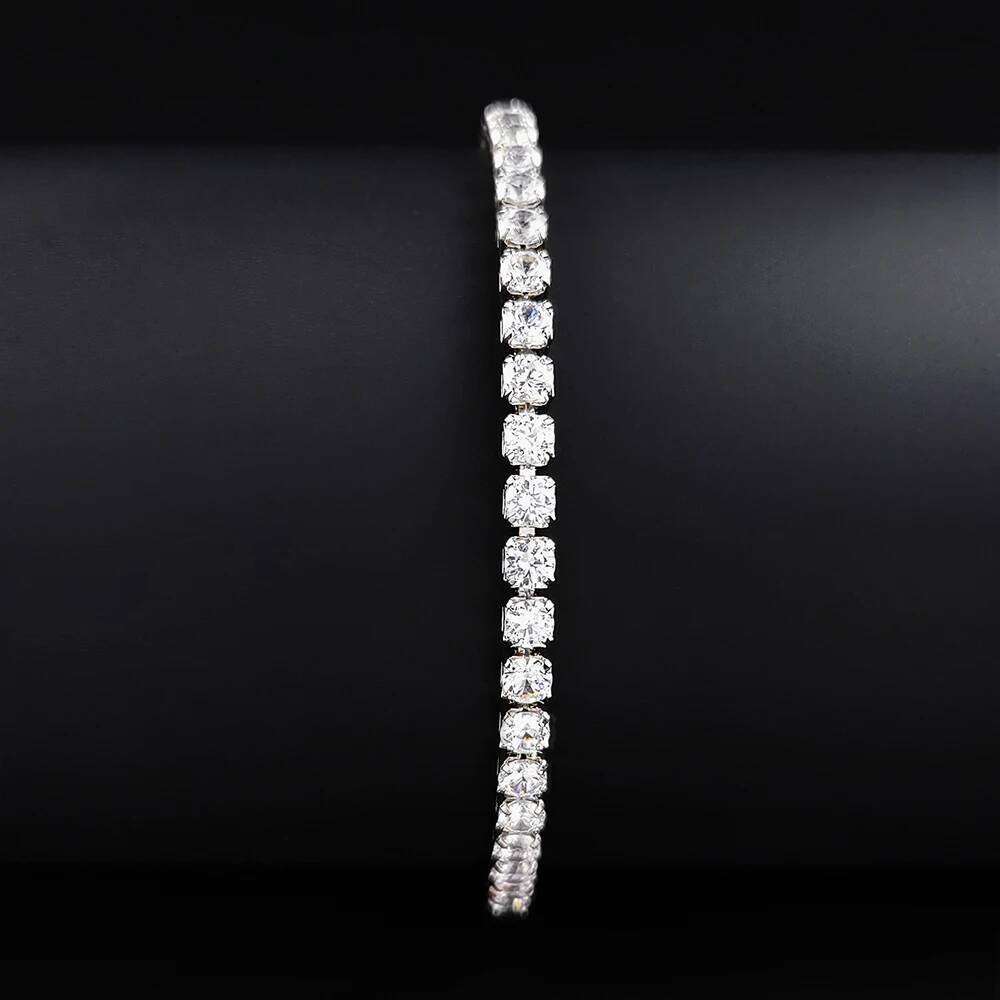 2024 New Arrival Luxury Round silver color on hand Bracelet Bangle For Women Anniversary Gift Jewelry Bulk Sell S5650 Z260225