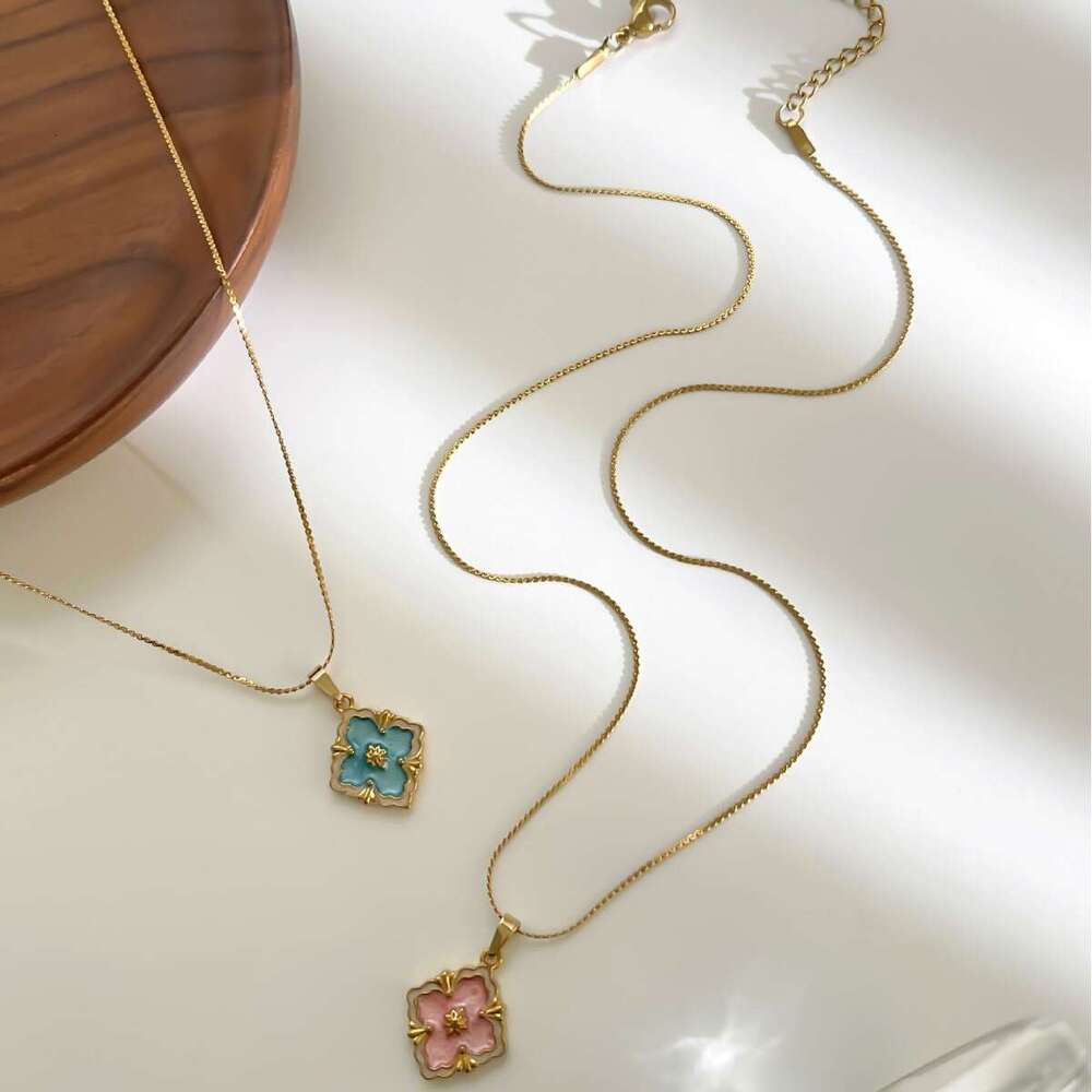 Four-leaf Enamel Women's Four-leaf Necklace Light Luxury Collarbone Chain
