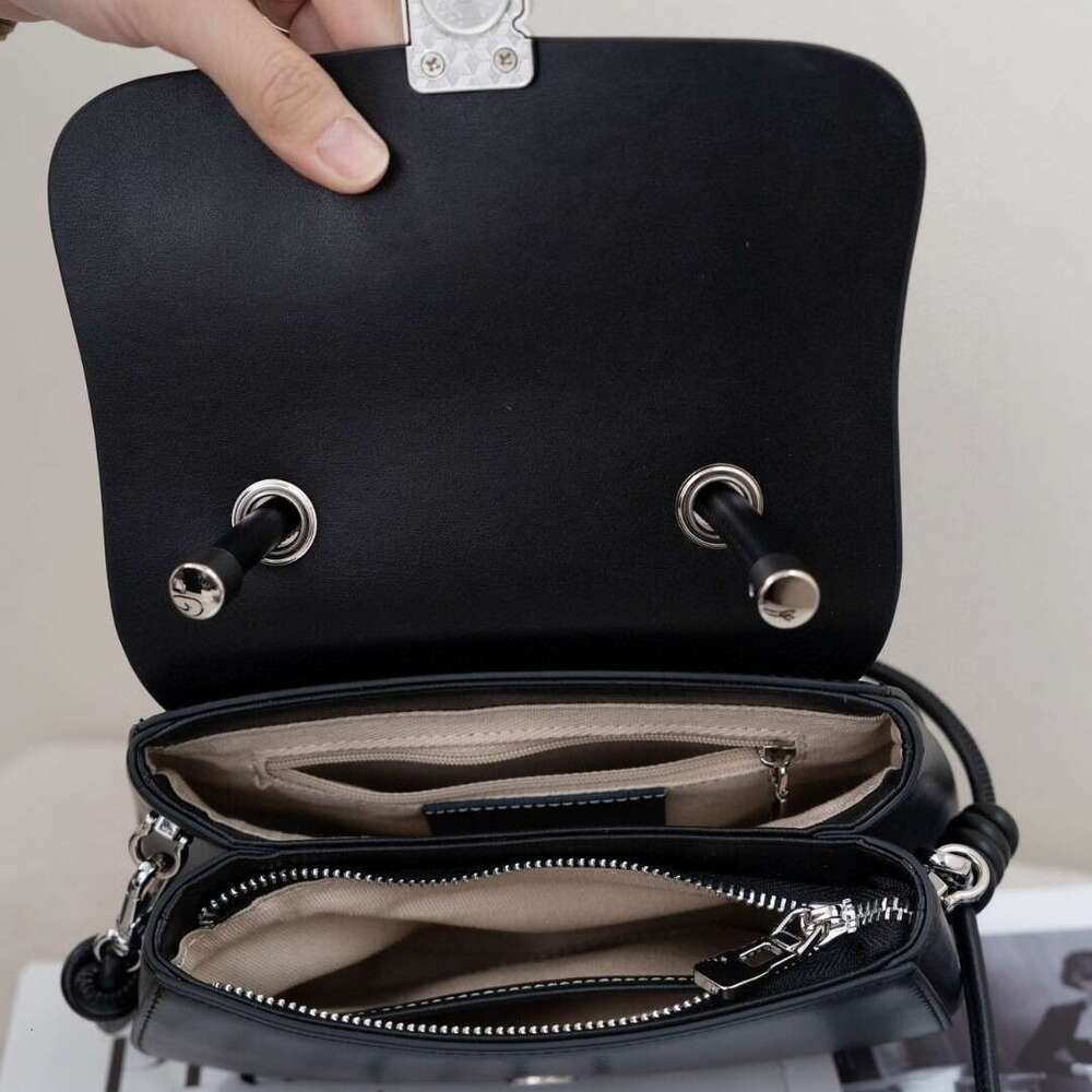 Luxury Shoulder Bags Totes Genuine Leather Women S Vintage Saddle Fashionable Small Round High End Exquisite Bag Classic Trendy Versatile Crossbody SE