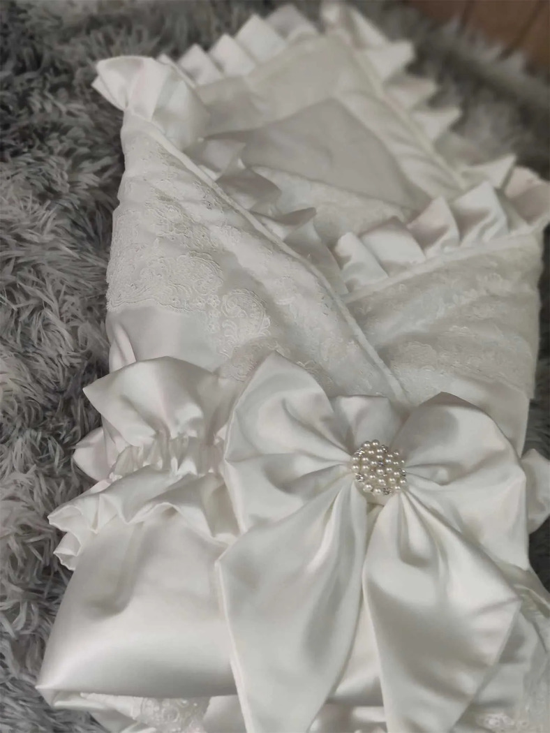 Designer Baby Blanket Luxury Satin Wedding Fabric Infant baby item Swaddle Blankets Soft Baby Girls Boys Stroller Wraps With Sash White Christening Swaddle
