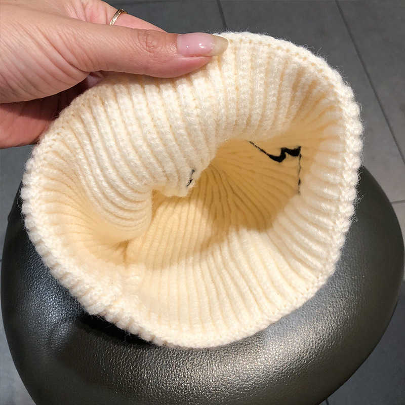 Versatile hat for autumn and winter Korean style woolen hat new cute bear smiley face embroidery warm ear protection knitted fashion S260225