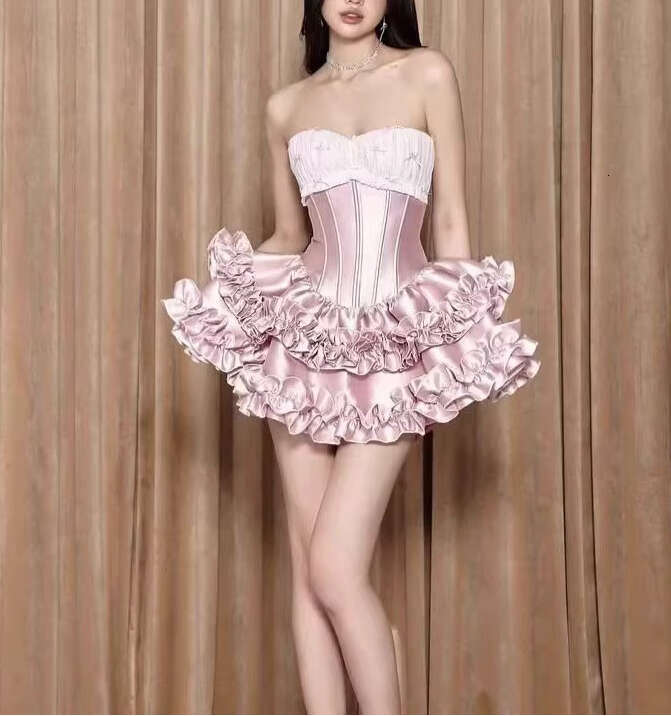 2026 designer fashion brand celebrity sweet and spicy style sexy strapless pleated fluffy mini skirt for women
