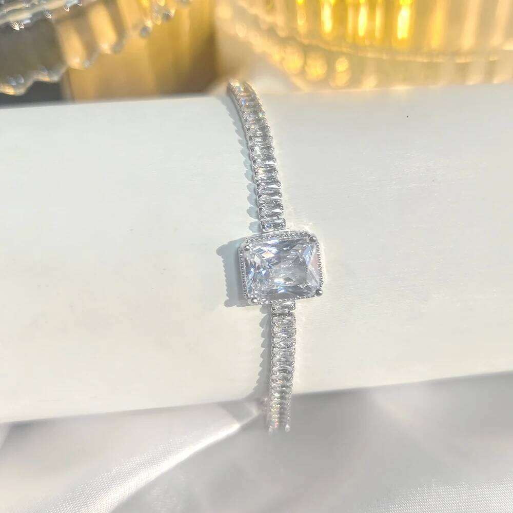 2024 New Arrival Fashion Designer Silver Color Rectangle Bracelet Bangle for Women Valentine's Day Gift Jewelry S8260 Z260225