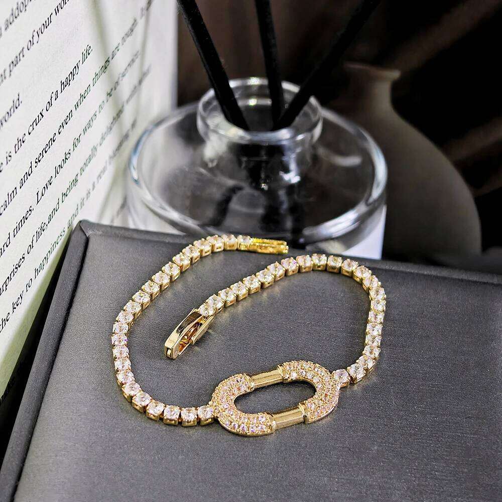 2024 New Arrival Best Sellers Fashion Luxury Gold Color Lock Bracelet Bangle for Women Anniversary Gift S8424 Z260225