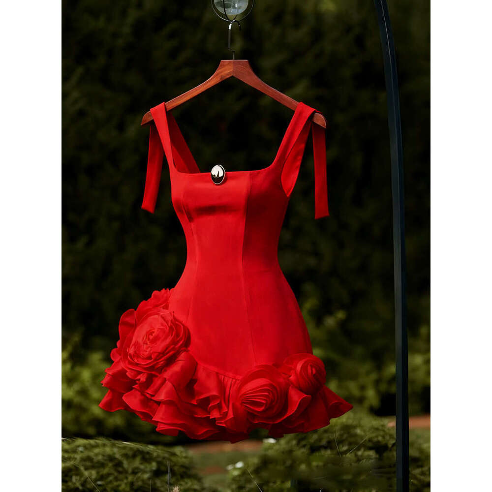 2026 new niche design fashionable and sexy velvet suspender skirt paired with 3D floral fluffy short skirt for women