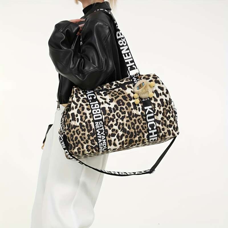 Leopard Lightweight Bag Chic Leopard Print Large Capacity Tote Lightweight Multi Functional Travel Gym Bag With Detachable Shoulder Strap Zip Closure