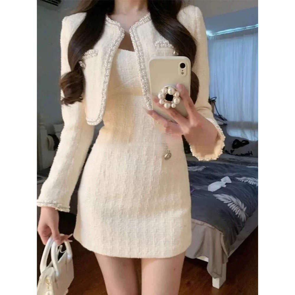 French white retro two-piece set for women's designer ultra-thin party dress, short coat, elegant belt