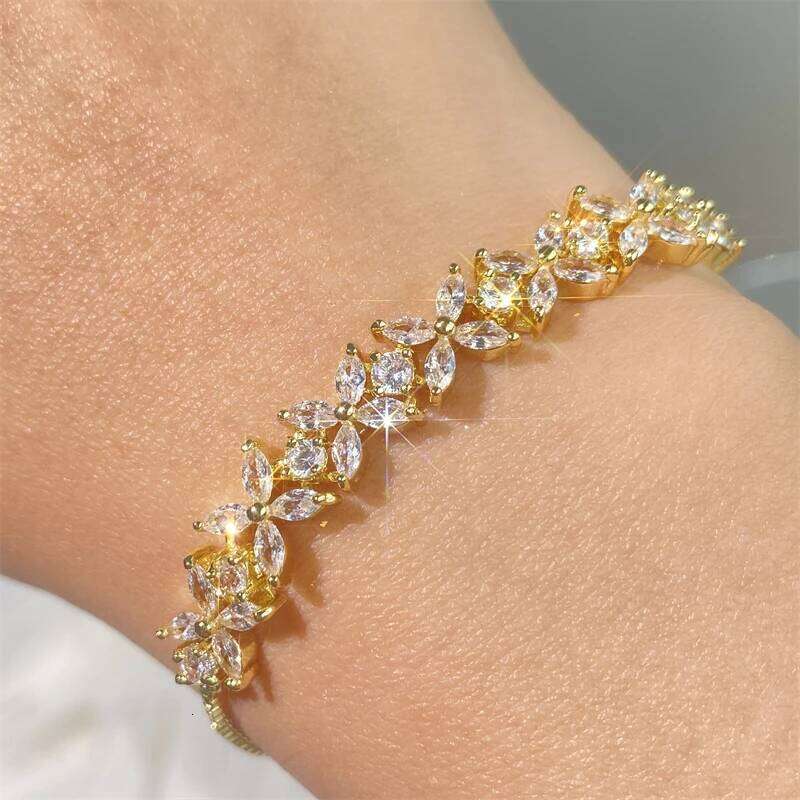 Classic Shiny Clear Zircon Flowers Adjustable Charm Bracelets for Women Sliver Color Fashion Wedding Jewelry Z260225