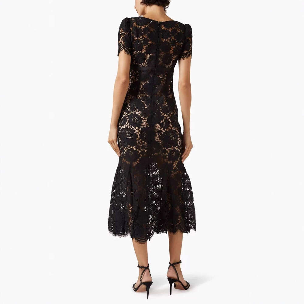 2026 Spring/Summer New Designer Fashion Brand Elegant Princess Style Flower Hollow Lace Slimming Dress