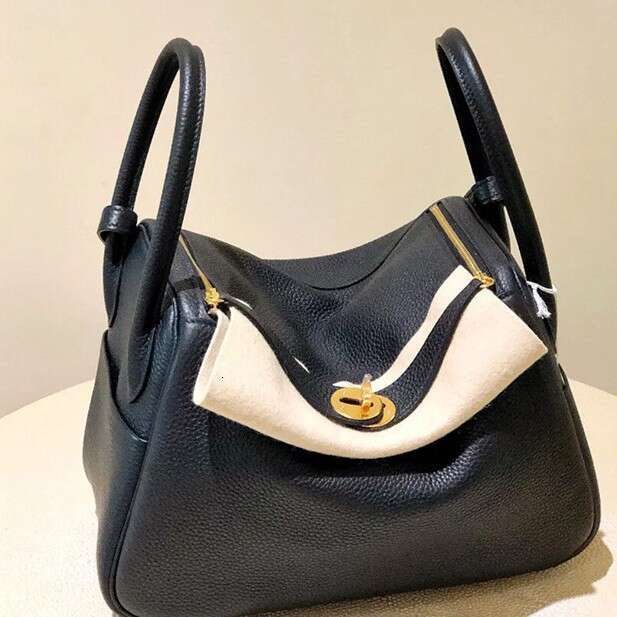 Luxury Shoulder Bags Totes ogo Top Grain Leather Pillow Shoulder Women S Commuter Crossbody Bag Small Lindy SENYY