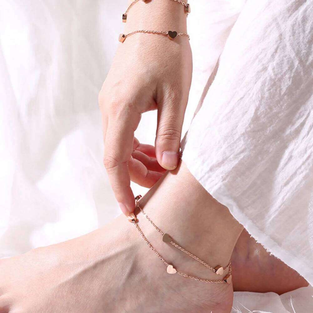 Fashionable, individual trendy heart-shaped perforated stainless titanium steel bracelet and anklets Z260225
