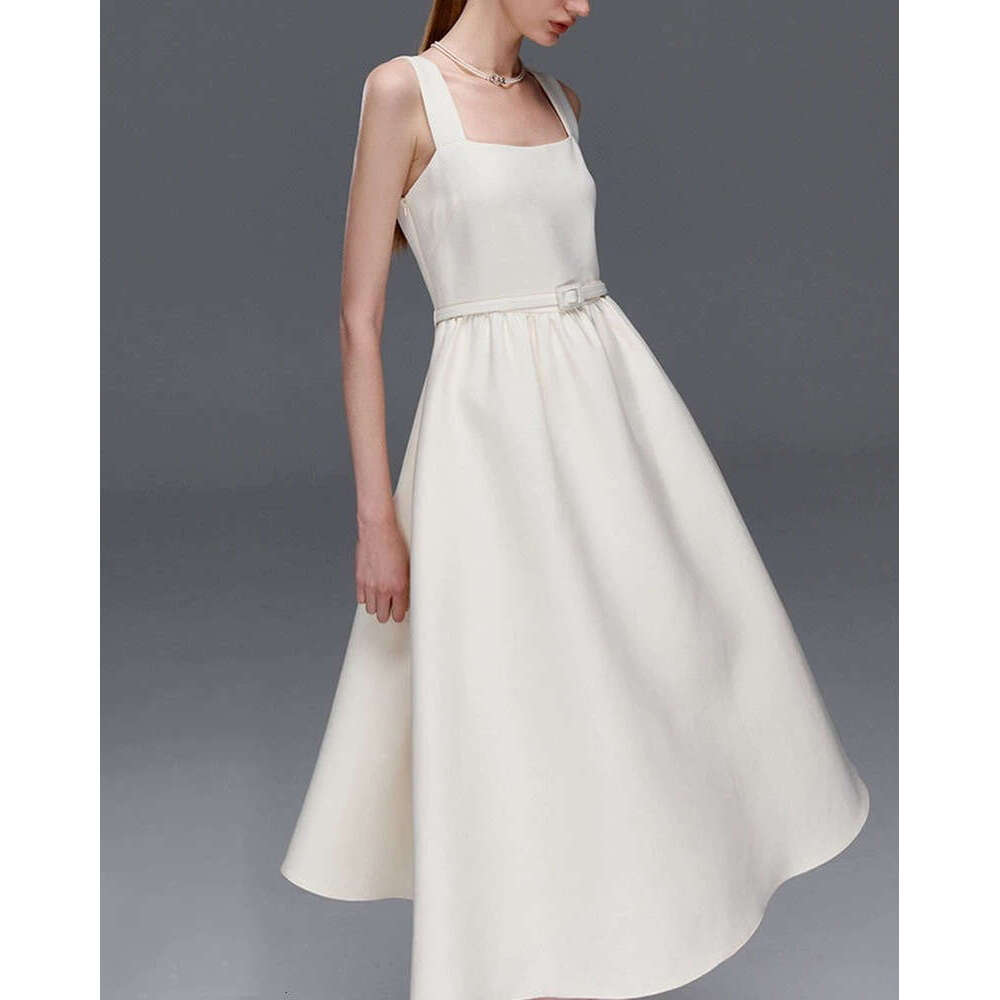 2026 fashion celebrity style simple solid color Hepburn style strapless square collar waist slimming long skirt