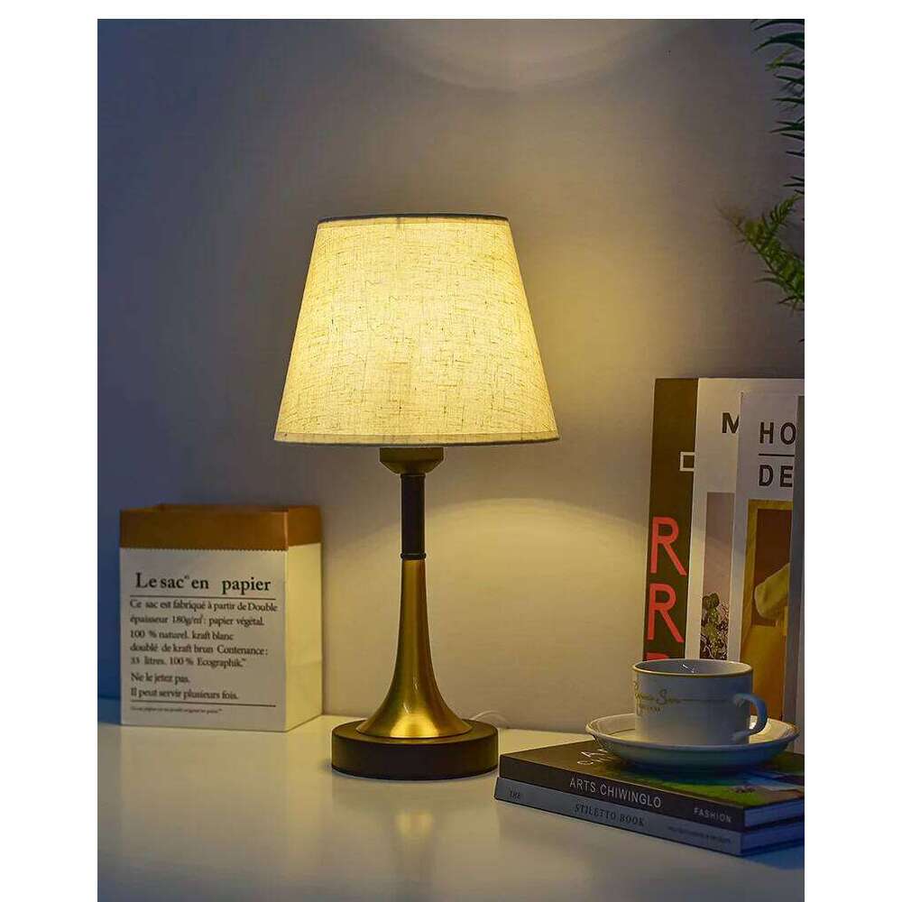 European Retro Premium Bedroom Bedside Dormitory Study Light Luxury American Desk Lamp Nordic Creativity H260225