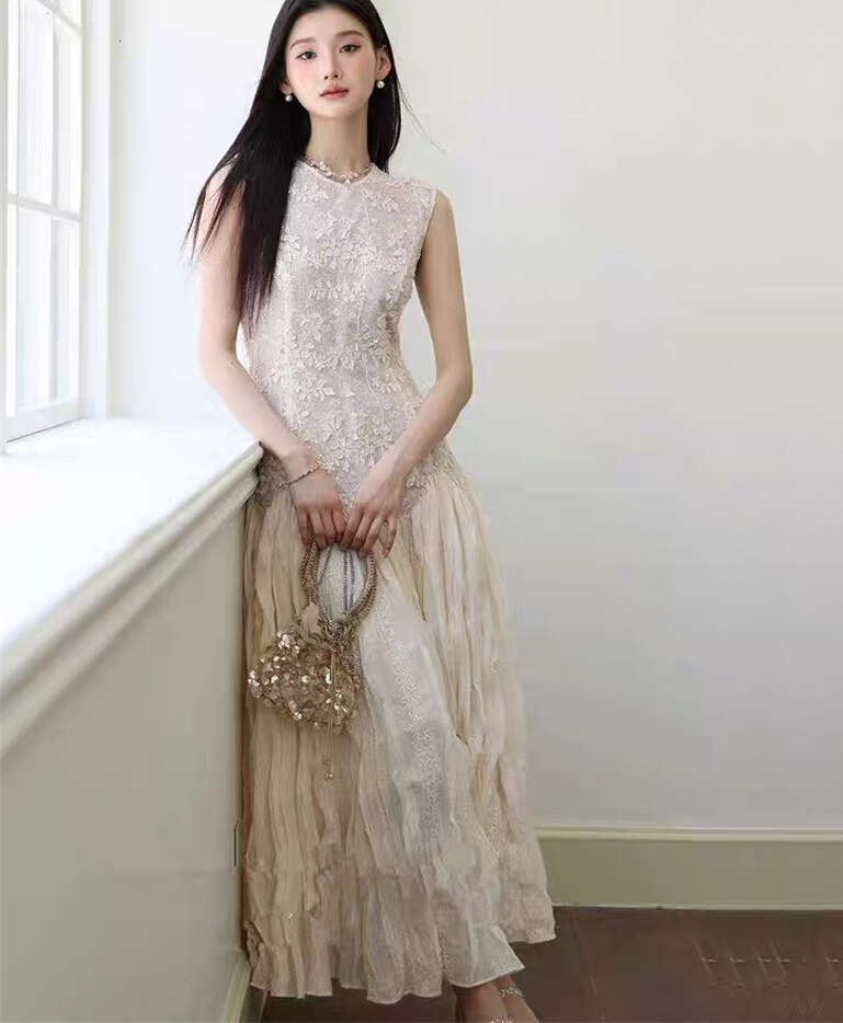 2026 New Spring and Autumn Elegant Ladies' Sleeveless Lace Jacquard Splicing Long Dress with Large Bottom for Women