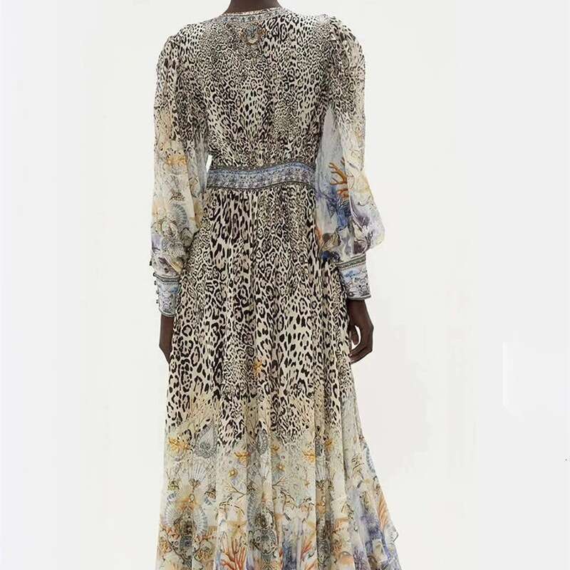 2026 autumn European and American niche fashion brands social celebrities sexy V-neck unique leopard print flowing long skirt